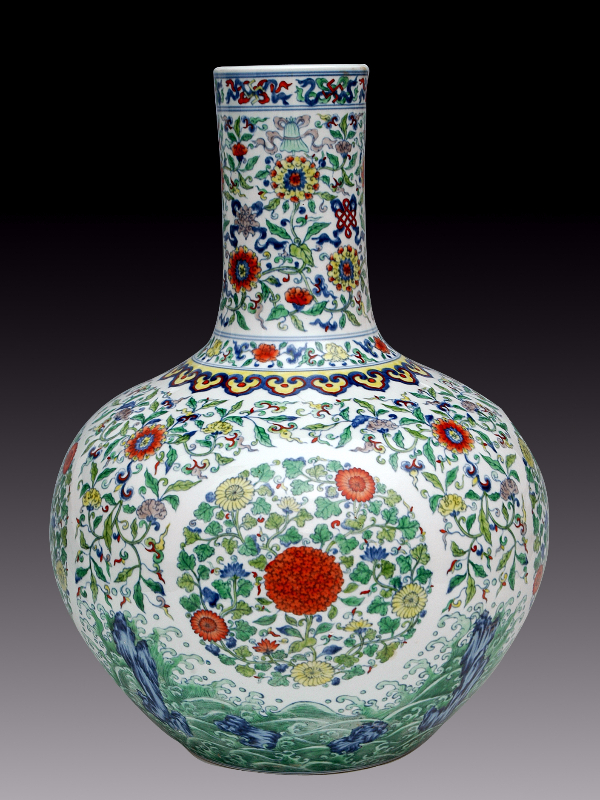 Imitation of Yong Zheng's colorful pattern (longevity)celestial bottle